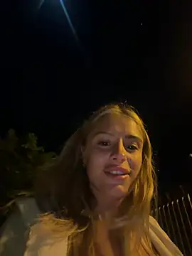 SophieVJ's cam snapshot