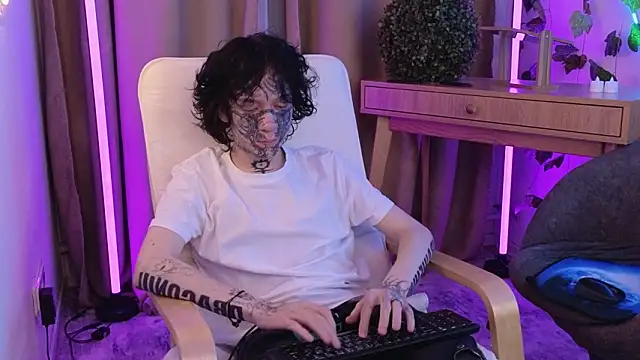 em0_b0y live sex cam