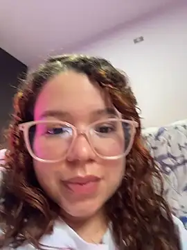 Lucyklein2022's cam snapshot