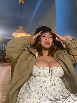 lauraltt live sex cam