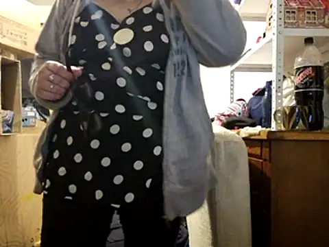 Samantha_Squirt@xh live sex cam