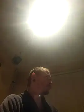 piercingpik's cam snapshot