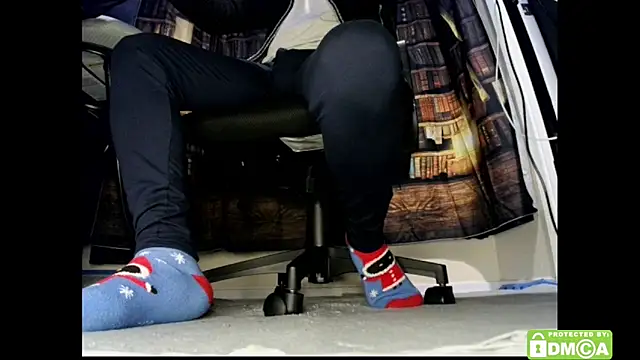 justshutupandwatch's cam snapshot