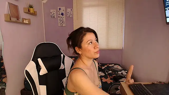 luna_desiree's cam snapshot