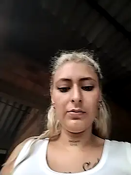 catalella16's cam snapshot