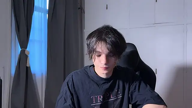 SasukeUhchiaa's cam snapshot