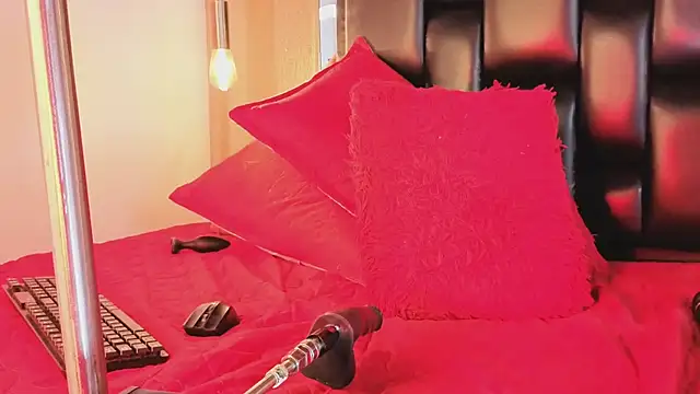 MishaKinki's cam snapshot