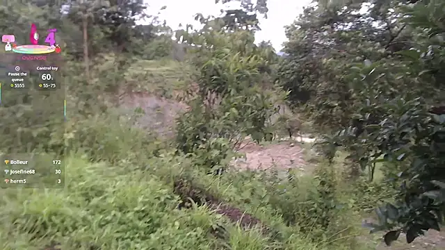 esmeralda_li's cam snapshot