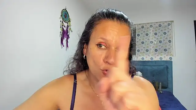 sofi_saliva2511's cam snapshot