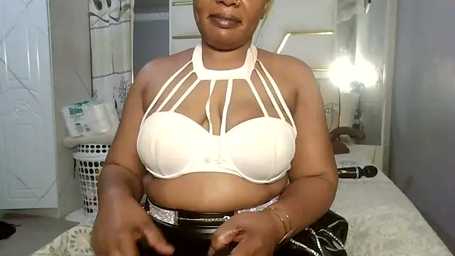 SexyyNana's cam snapshot