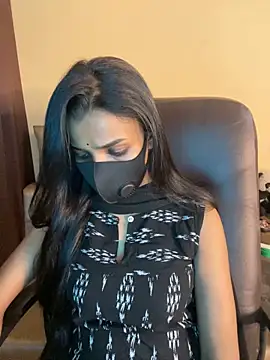 its_ur_flora's cam snapshot