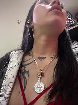 emily_24x's cam snapshot