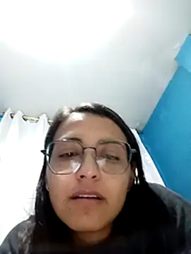 bri_ali's cam snapshot