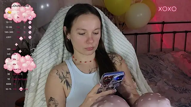 lil_luna_x's cam snapshot