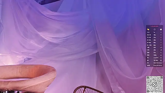 GildedKitten's cam snapshot