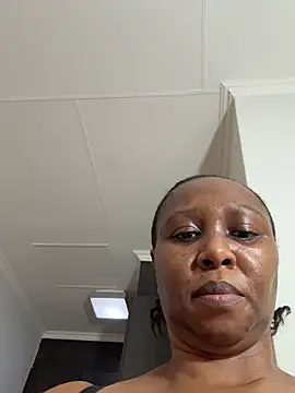 Bootyliciouse21X's cam snapshot