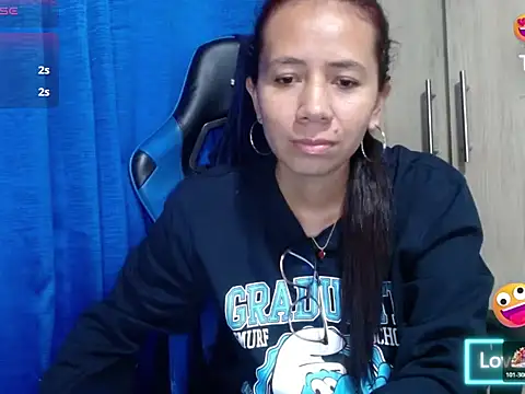 Danielagomez33 live sex cam