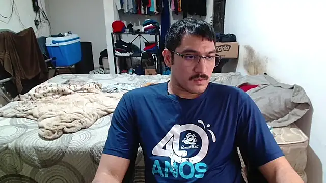 Leonino231 live sex cam