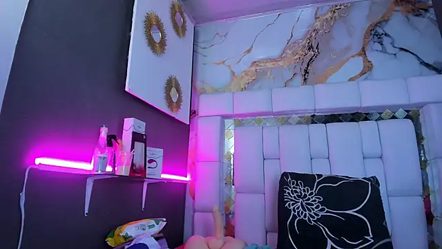 Natasha-Adams's cam snapshot