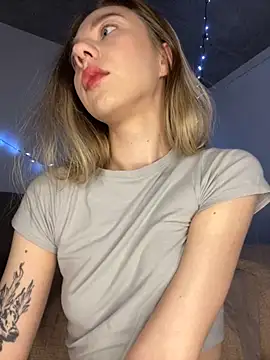 _urbestie_'s cam snapshot