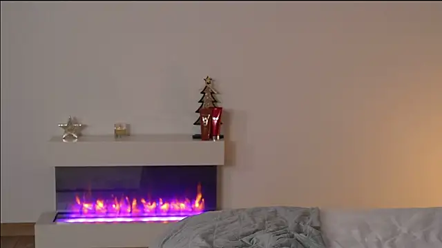 ella_twinkl's cam snapshot