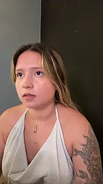 MiaPetit_'s cam snapshot