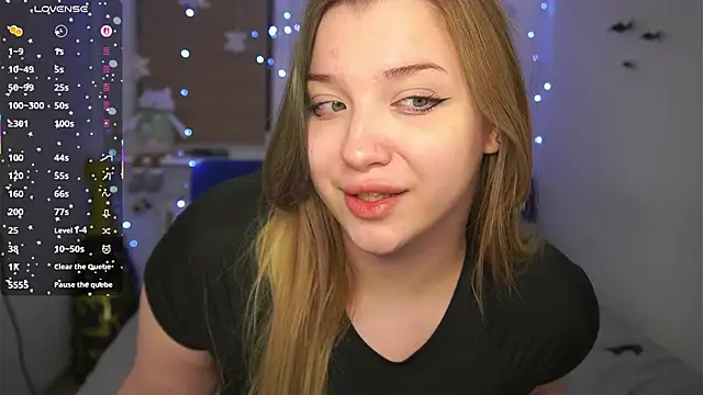 CuteSharloti's cam snapshot