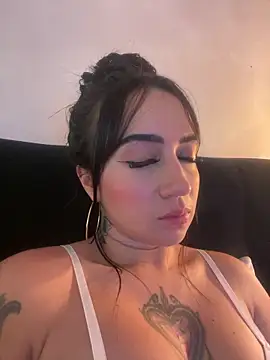 EmmyEvans1's cam snapshot