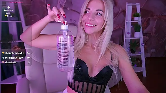 BellaRayyy's cam snapshot