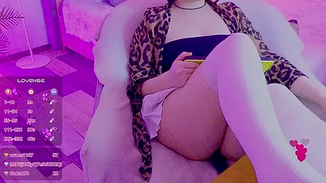 baby_debbie's cam snapshot