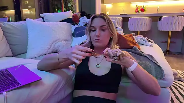 Graciemae_baexx's cam snapshot