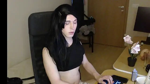 Pearl_Inferno's cam snapshot