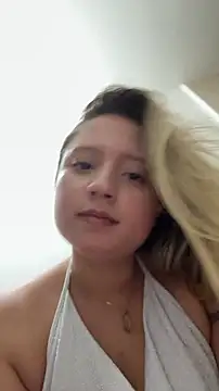 MiaPetit_'s cam snapshot