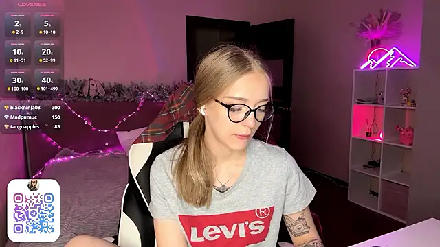 EvaPeace's cam snapshot