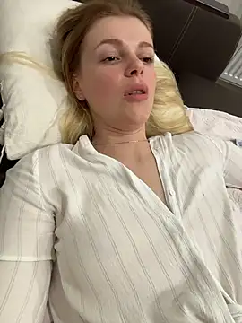 HarrietDart's cam snapshot