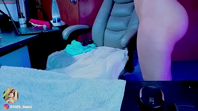 Lilith_malum's cam snapshot