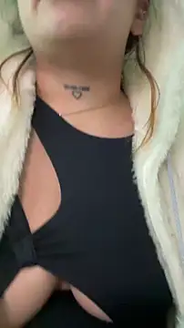 LunaBaker-1's cam snapshot