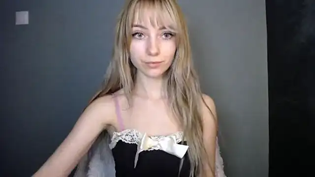 LuciaYoung's cam snapshot