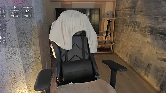 LunaBaker-1's cam snapshot