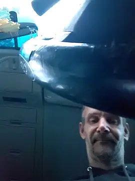 Hungwell1515 live sex cam