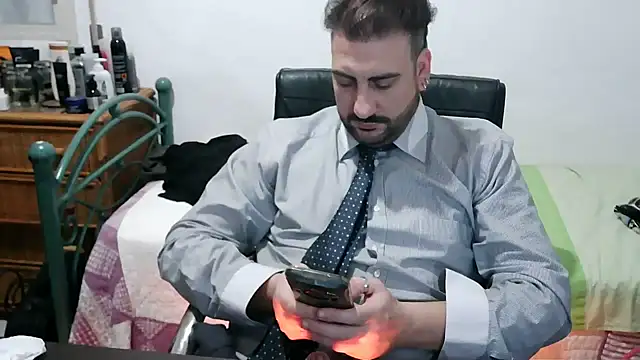 Italian_dark_desire's cam snapshot