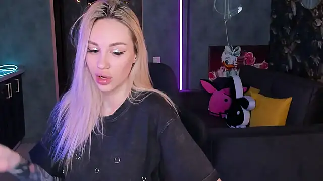 Blckmirrorr's cam snapshot