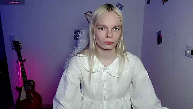 Emily_Nyaffee live sex cam