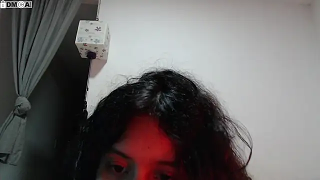 AlinaWoolf_'s cam snapshot