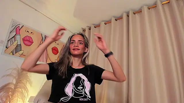 SkiinnyAna's cam snapshot