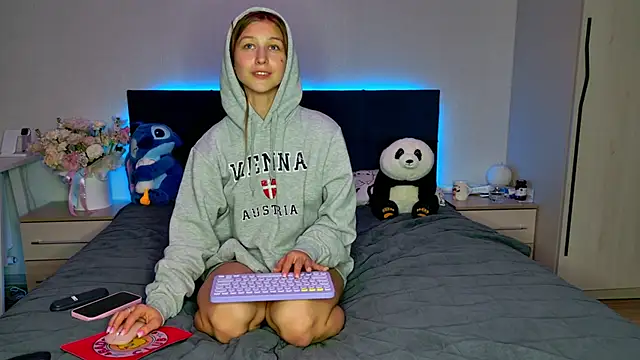 MissEmilyMiller's cam snapshot