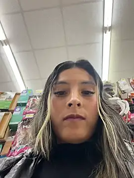 Cami_Leon2's cam snapshot