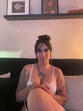 EmmyEvans1's cam snapshot