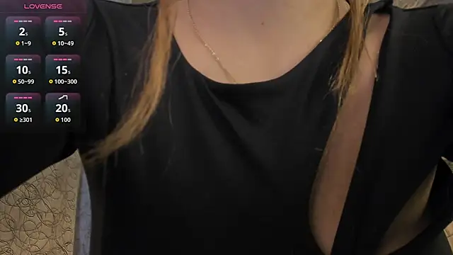 LunaBaker-1's cam snapshot