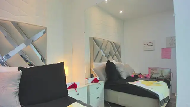 raquell_moore's cam snapshot